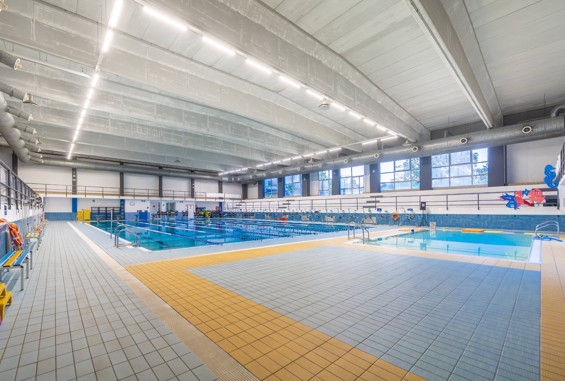 luino_01_piscina_cubierta_general